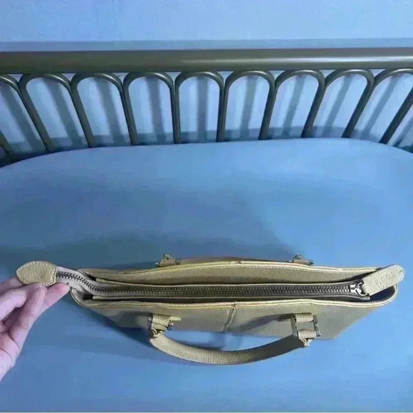 Vintage Tods leather cream shoulder bag small handbag white stitching detail - Picture 10 of 16